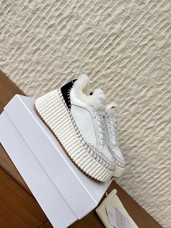 2025112815381574 390